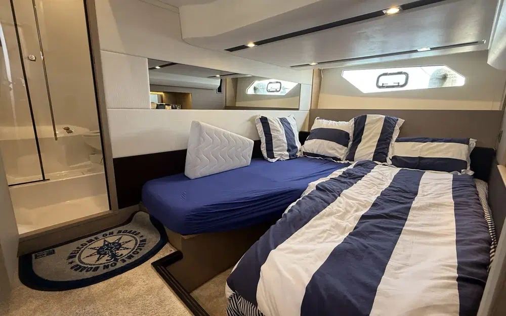 slider 32 Jeanneau Prestige 420 Fly