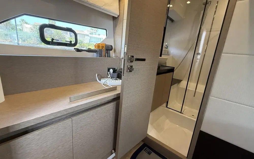 slider 33 Jeanneau Prestige 420 Fly