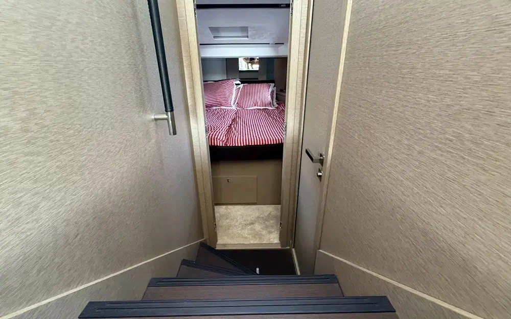 slider 35 Jeanneau Prestige 420 Fly