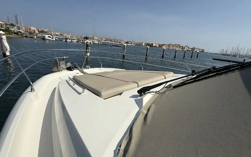 slider 7 Jeanneau Prestige 420 Fly