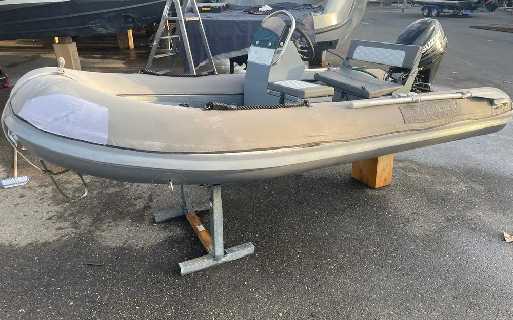 slider 1 3D Tender Ultimate Rib 340 Hypalon