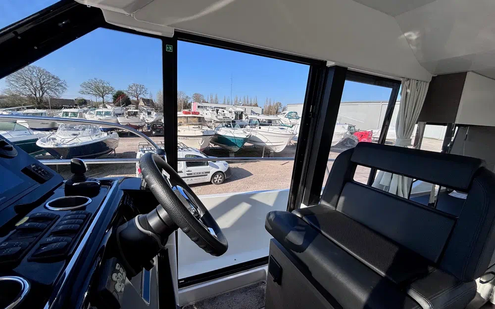 slider 21 Jeanneau Merry Fisher 1295 Fly