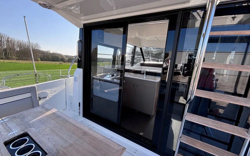 slider 11 Jeanneau Merry Fisher 1295 Fly