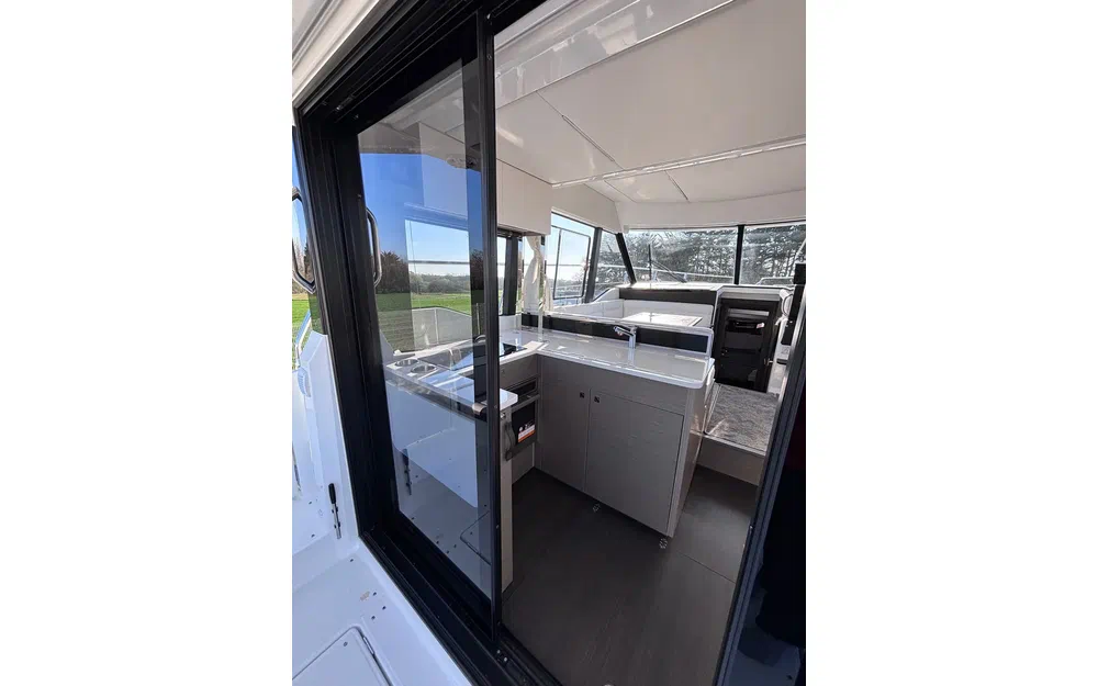 slider 12 Jeanneau Merry Fisher 1295 Fly