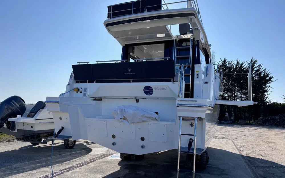 slider 2 Jeanneau Merry Fisher 1295 Fly