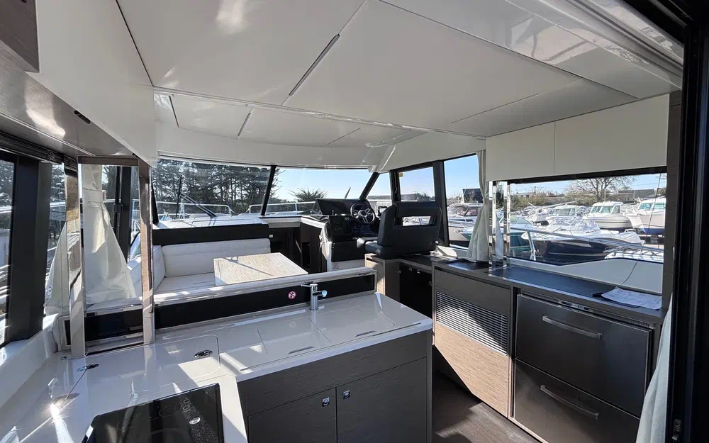 slider 14 Jeanneau Merry Fisher 1295 Fly