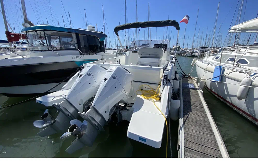 slider 1 Beneteau Flyer 9 Sundeck