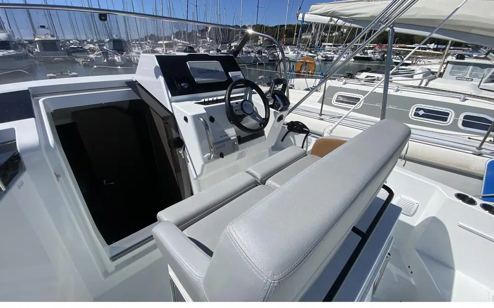 slider 4 Beneteau Flyer 9 Sundeck