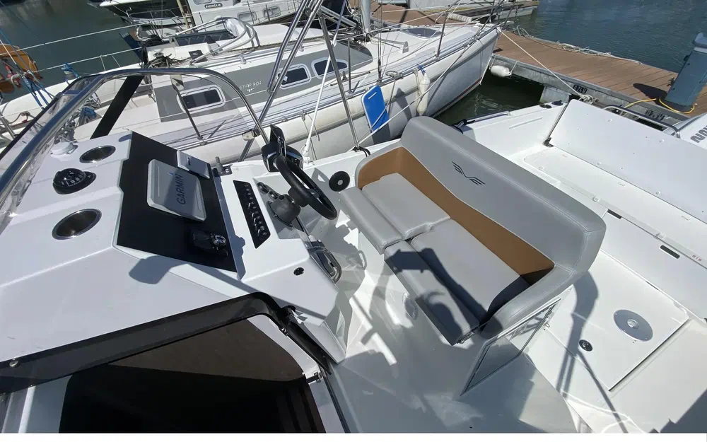 slider 5 Beneteau Flyer 9 Sundeck