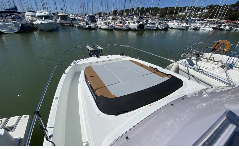 slider 8 Beneteau Flyer 9 Sundeck
