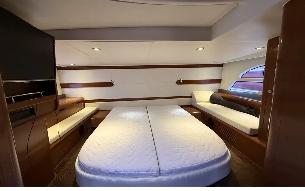 slider 16 Beneteau Flyer Gran Turismo 44