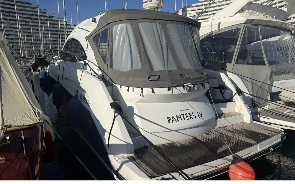 slider 1 Beneteau Flyer Gran Turismo 44