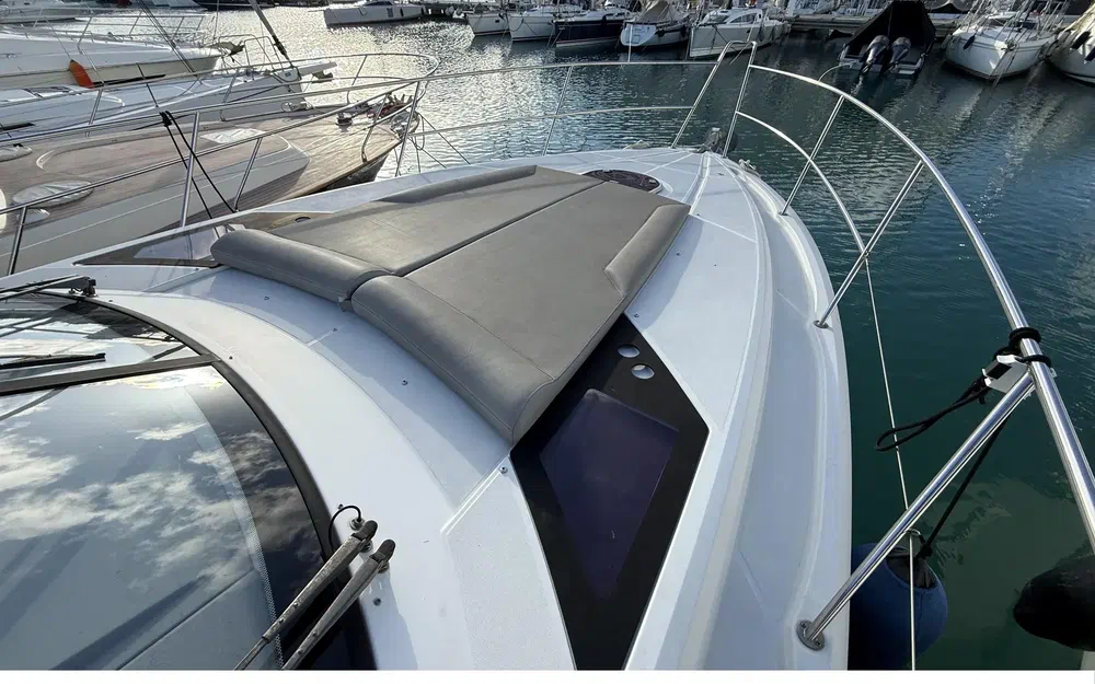 slider 27 Beneteau Flyer Gran Turismo 44