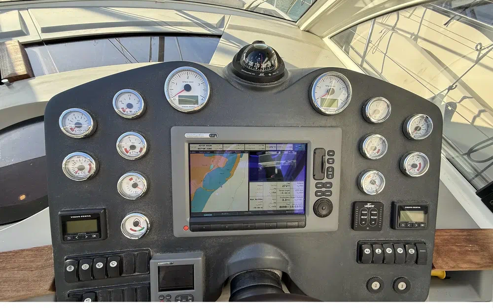 slider 6 Beneteau Flyer Gran Turismo 44