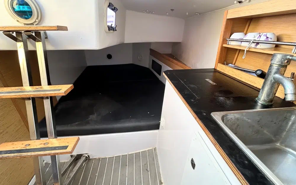 slider 9 Indigo Yacht KERKENA 7.60