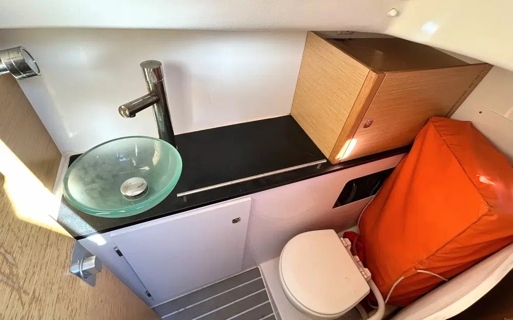 slider 8 Aventura Yacht KERKENA 7.60