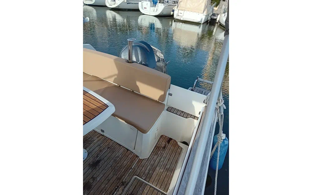 slider 9 Jeanneau Cap Camarat 7.5 WA