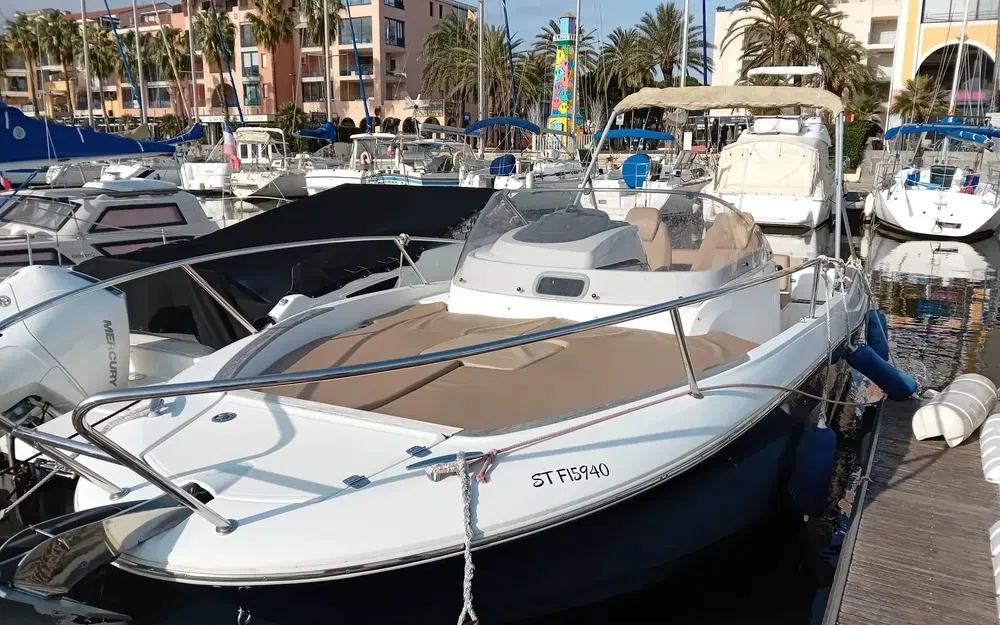 slider 18 Jeanneau Cap Camarat 7.5 WA