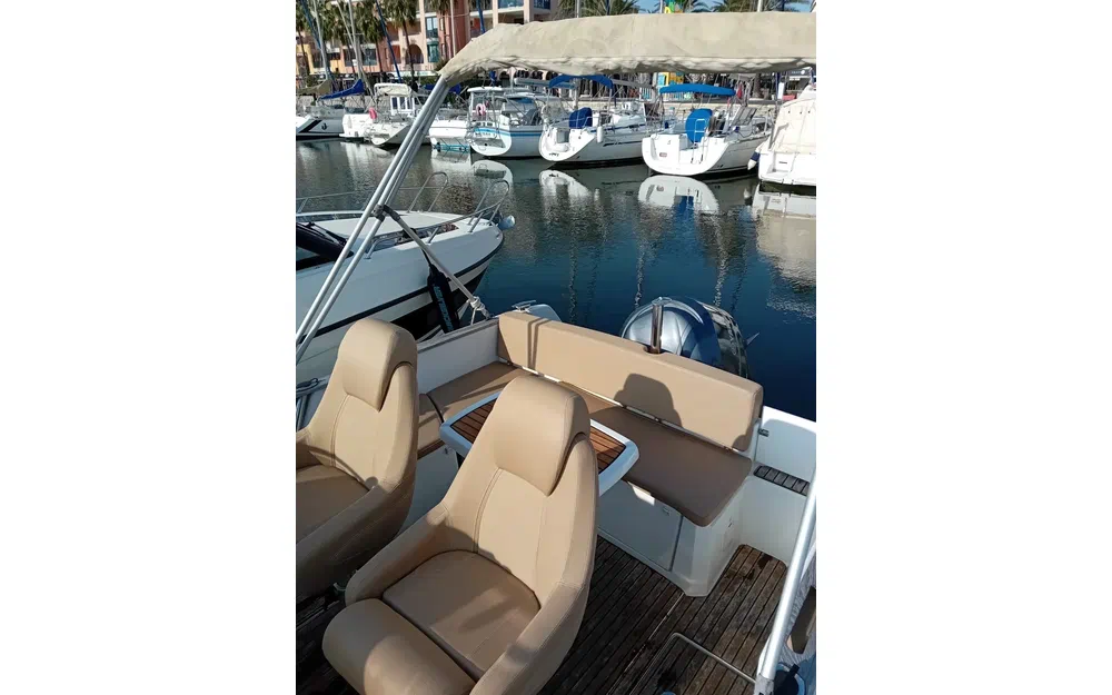 slider 1 Jeanneau Cap Camarat 7.5 WA