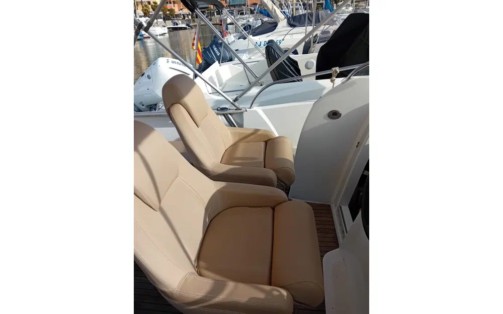 slider 19 Jeanneau Cap Camarat 7.5 WA