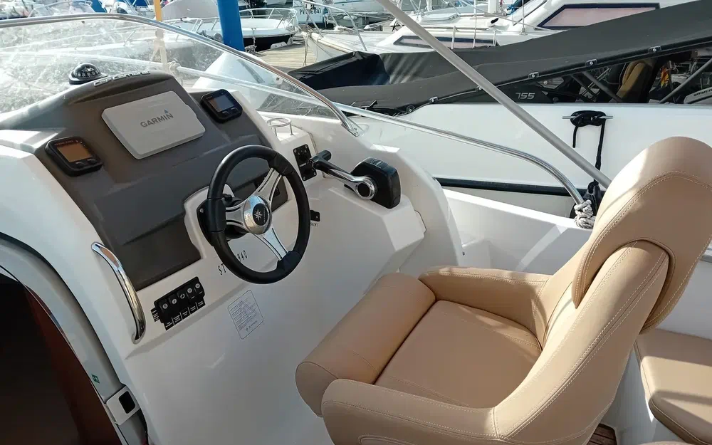 slider 4 Jeanneau Cap Camarat 7.5 WA