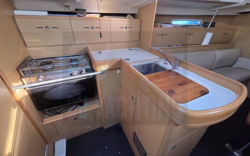 slider 19 Beneteau First 36.7