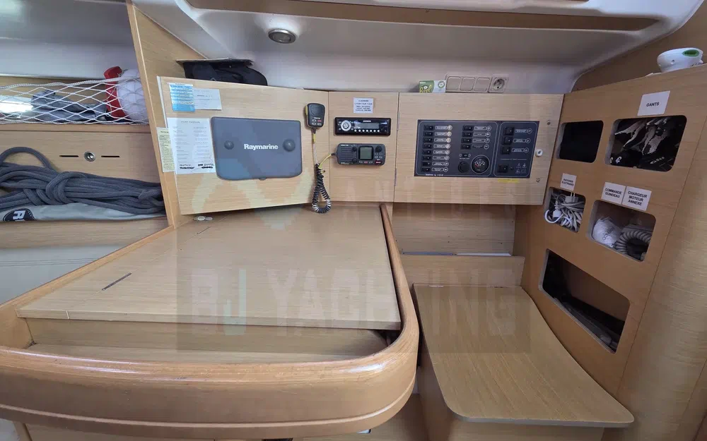 slider 21 Beneteau First 36.7