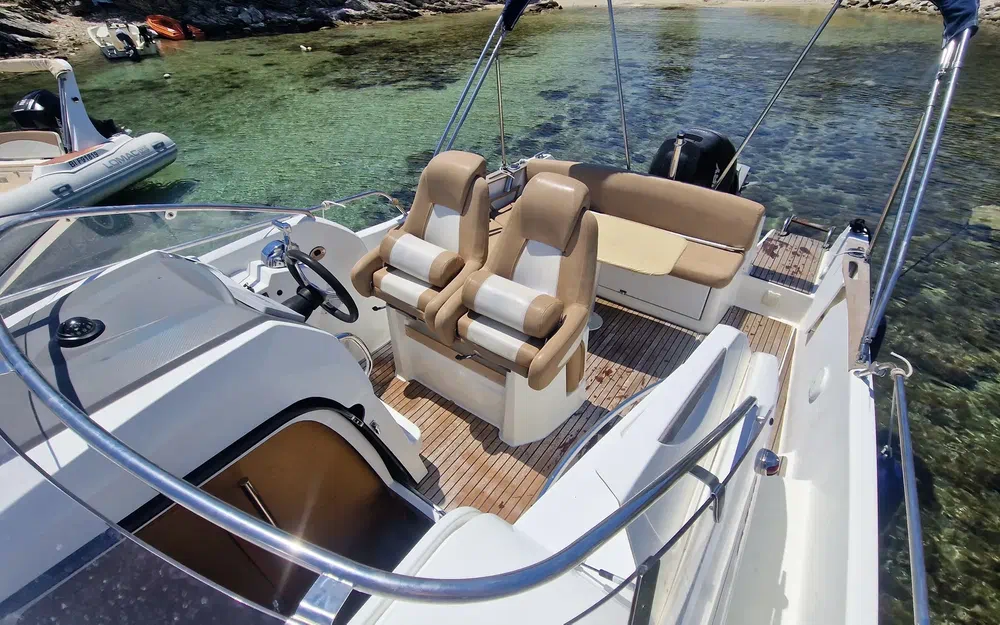 slider 2 Jeanneau Cap Camarat 8.5 WA