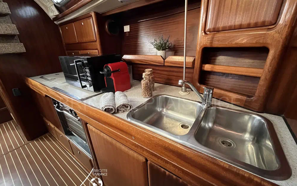 slider 5 Bavaria 42 cruiser