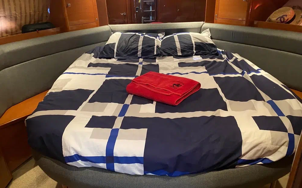 slider 7 Jeanneau Prestige 42