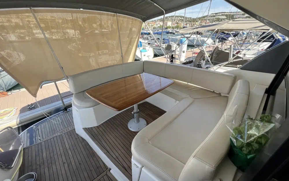 slider 12 Jeanneau Prestige 42