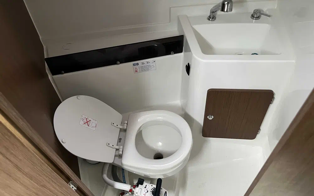 slider 11 Beneteau Antares 8 OB