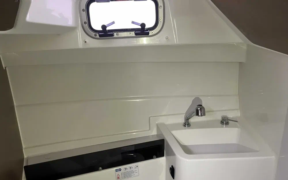 slider 12 Beneteau Antares 8 OB