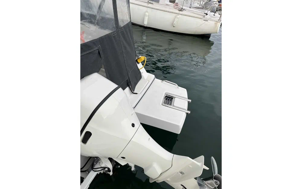 slider 14 Beneteau Antares 8 OB