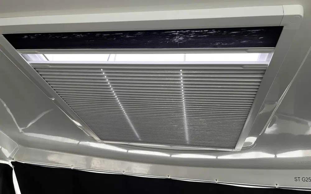 slider 8 Beneteau Antares 8 OB