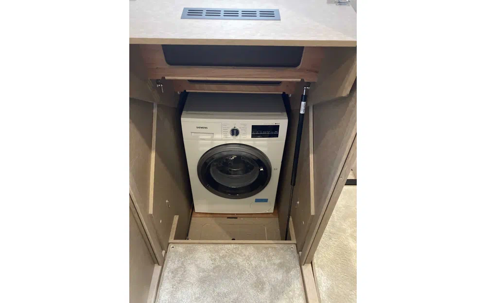 slider 11 Prestige Yachts Prestige 460 Fly