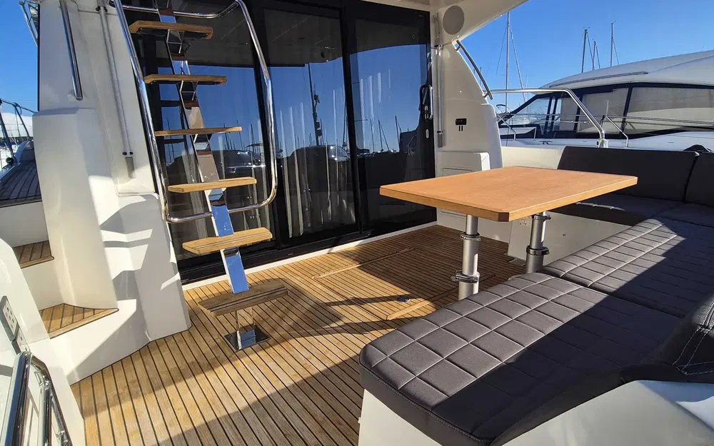 slider 15 Prestige Yachts 460 Fly