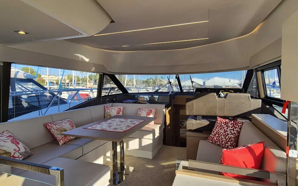 slider 5 Prestige Yachts 460 Fly