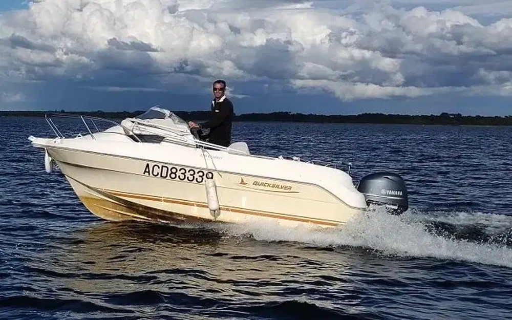 slider 0 Quicksilver 470 Cruiser