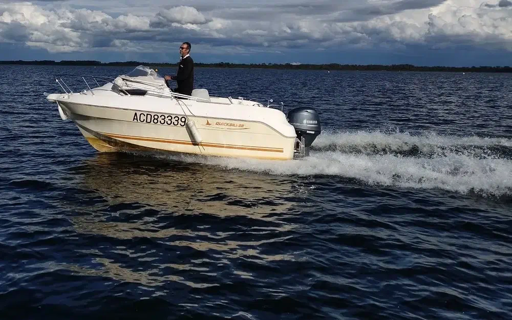 slider 1 Quicksilver 470 Cruiser