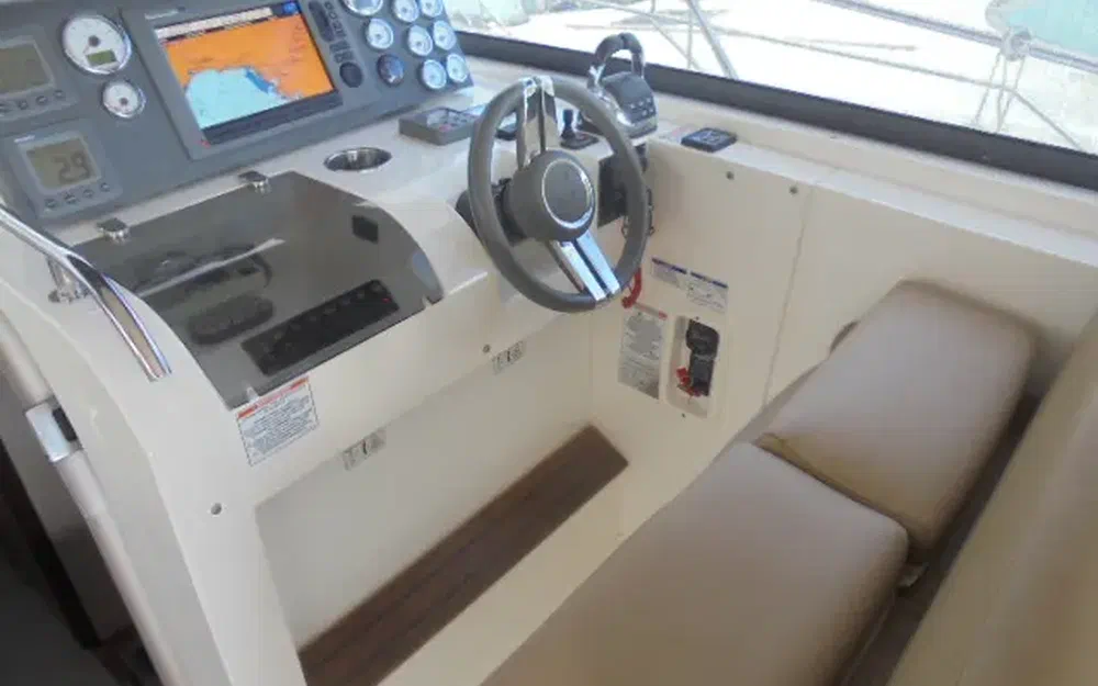 slider 7 Sealine SC 35