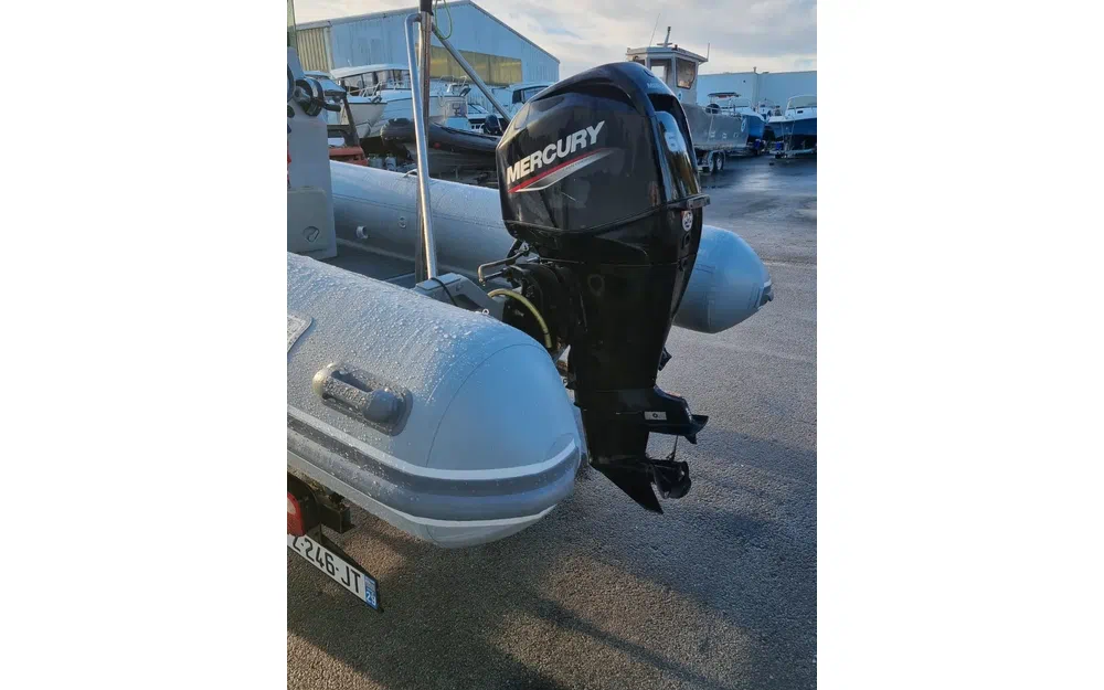 slider 2 3D Tender Stealth RIB 500