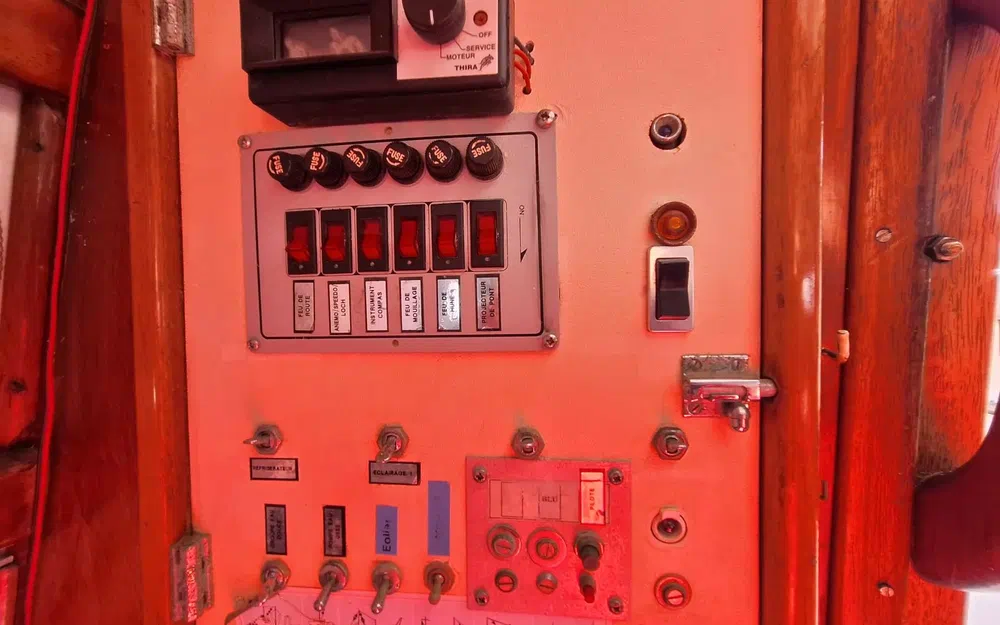 slider 11 Amel Euros 39