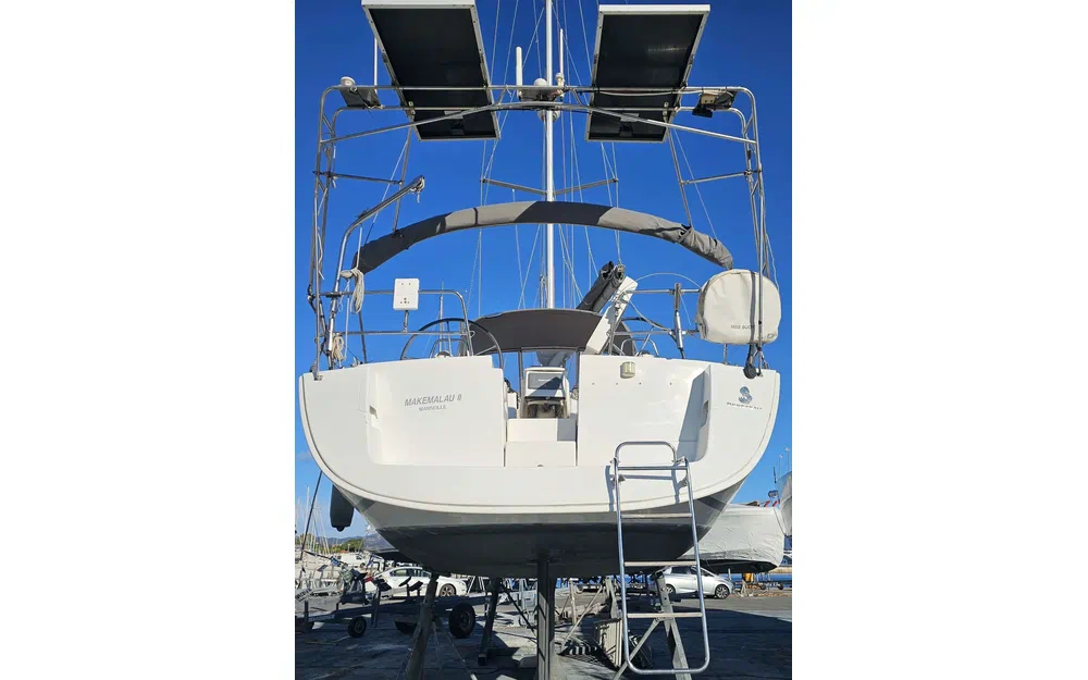 slider 1 Beneteau Oceanis 43