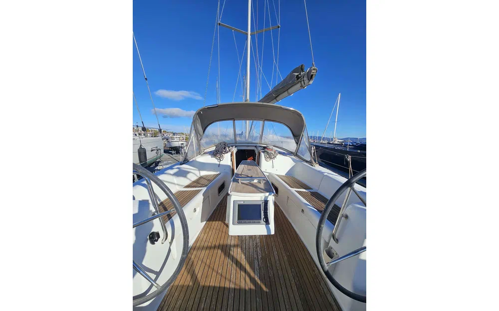 slider 3 Beneteau Oceanis 43