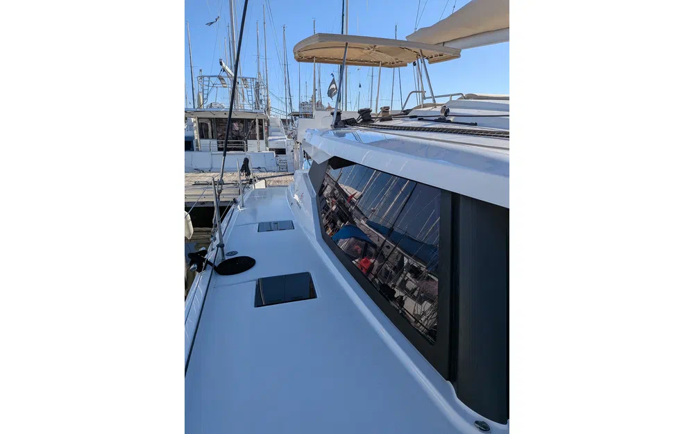 slider 17 Fountaine Pajot Astrea 42