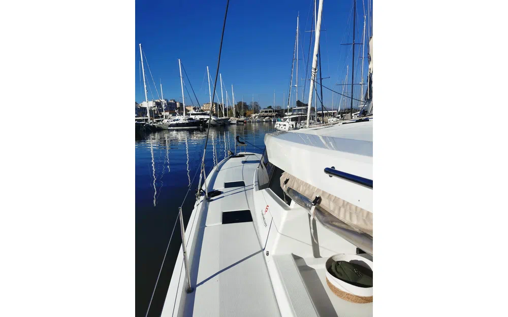 slider 18 Fountaine Pajot Astrea 42