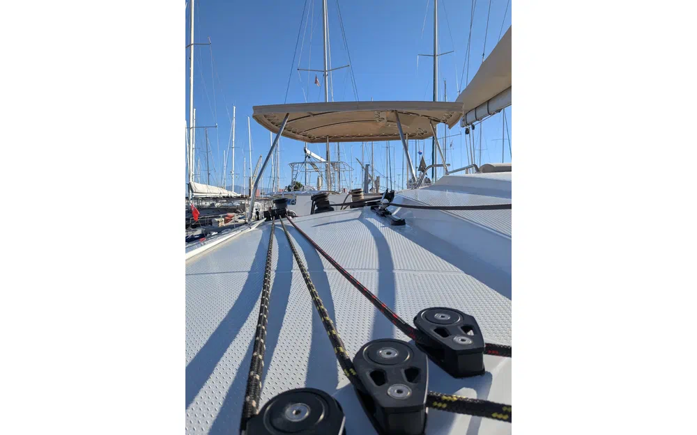 slider 24 Fountaine Pajot Astrea 42