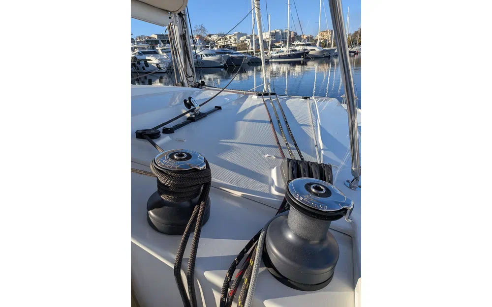 slider 27 Fountaine Pajot Astrea 42