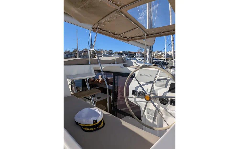 slider 28 Fountaine Pajot Astrea 42